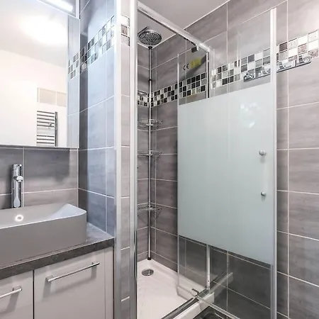 Suquet A Apartment Cannes